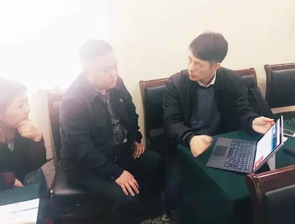 会议现场外：展前就能联系买家，展中见成效！
