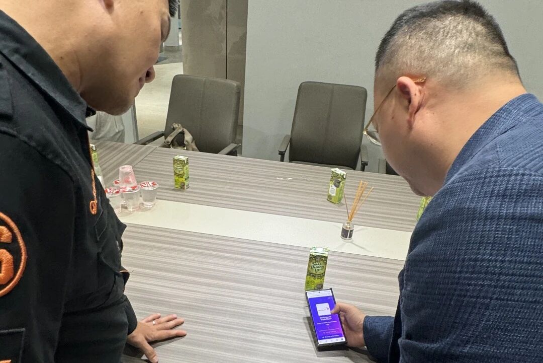 米奥兰特总裁方欢胜亲赴印尼深化本地合作,赋能渠道布局并慰问一线团队 米奥兰特总裁方欢胜亲赴印尼深化本地合作,赋能渠道布局并慰问一线团队