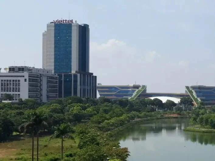 米奥兰特越南工业行拜访河内市工业园区政府管理机构——其管辖的园区年营收达121亿美元