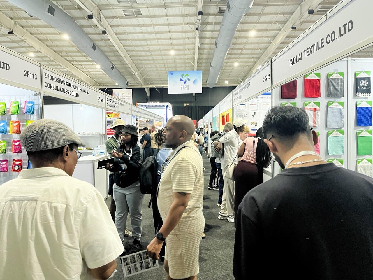 广货行天下|百家粤企亮相第十届南非展,超1.7万人次买家到场 广货行天下|百家粤企亮相第十届南非展,超1.7万人次买家到场